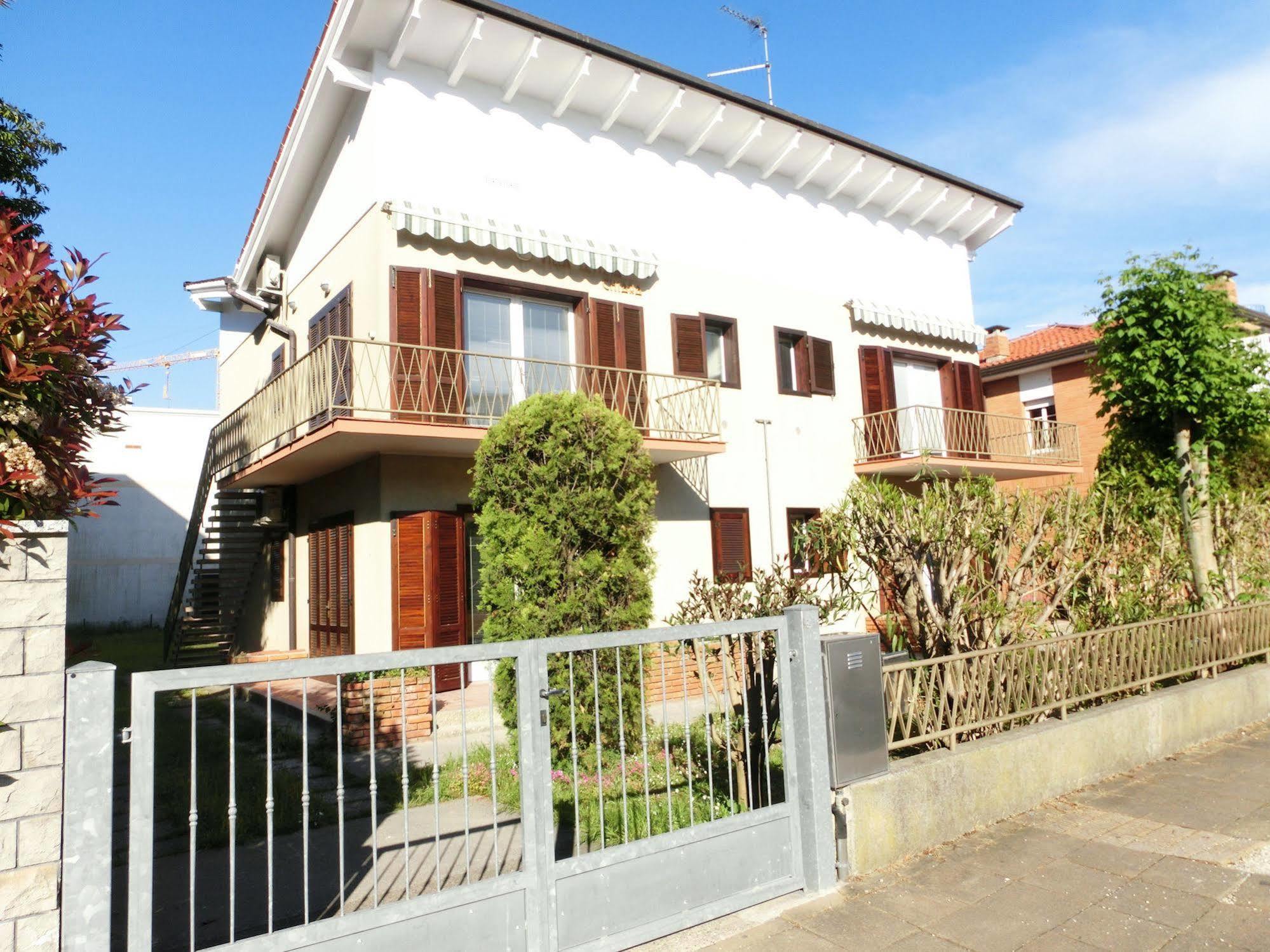 Ferienwohnung Letizia Lignano Sabbiadoro Exterior foto